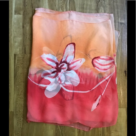 NWOT Floral Caftan Poncho Top - Picture 6 of 14